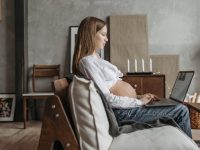 胎教音乐怎么给宝宝听才是正确的